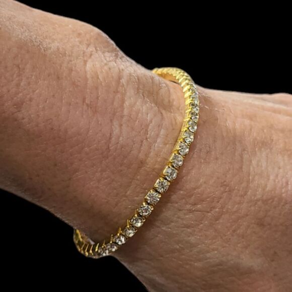 PARIS!‎ 2/$30 Tennis Bracelet Crystal and Goldtone Stretch  8" - Picture 7 of 10